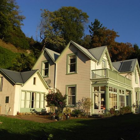 A Woodsy House Hotel Nelson Exterior photo